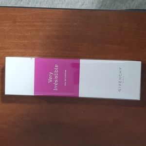 Givenchy Very Irresistible